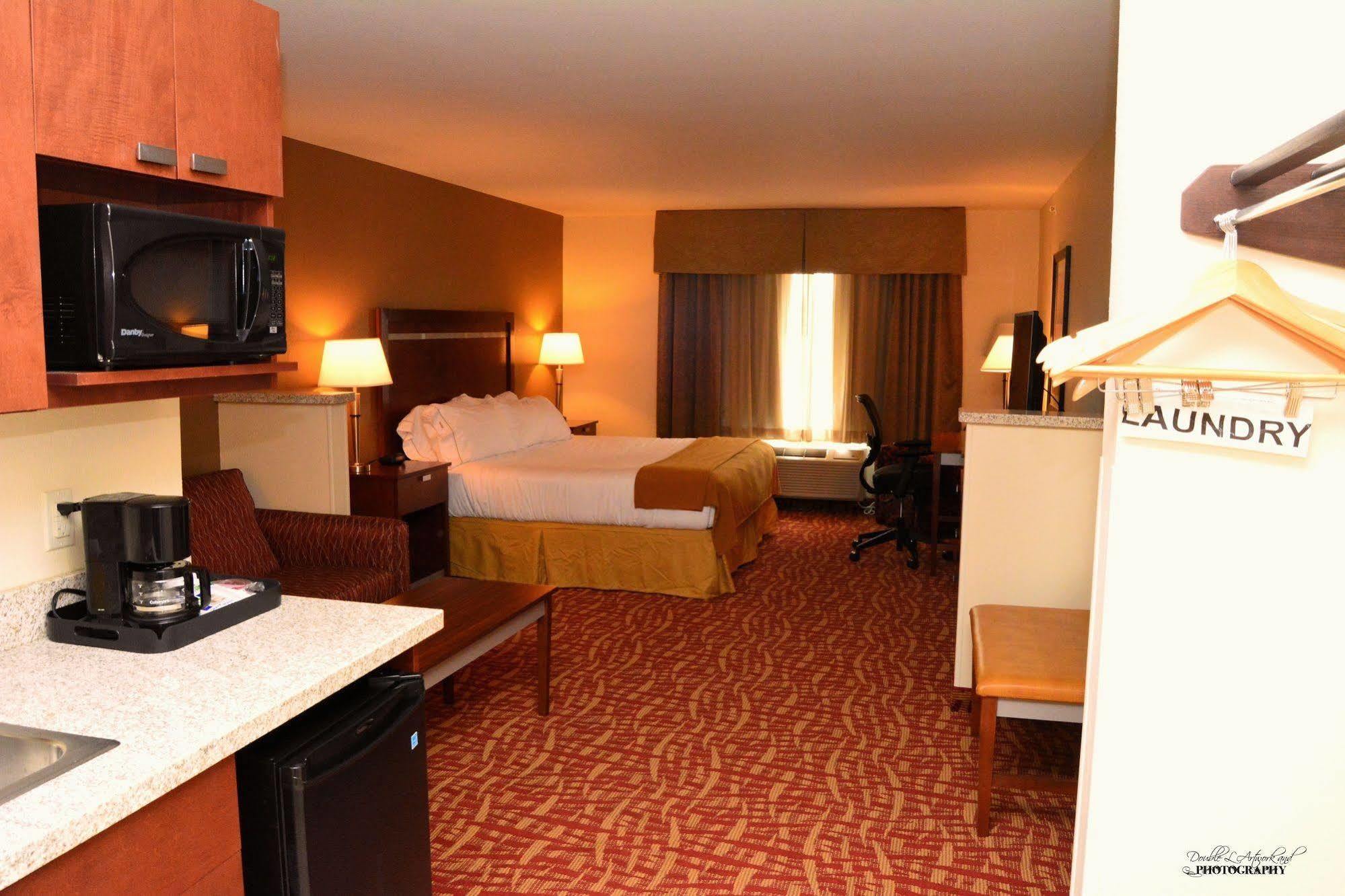 Holiday Inn Express & Suites Glendive By Ihg Extérieur photo